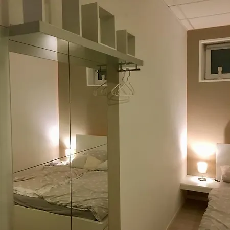 Tiny Live-in Am Main
